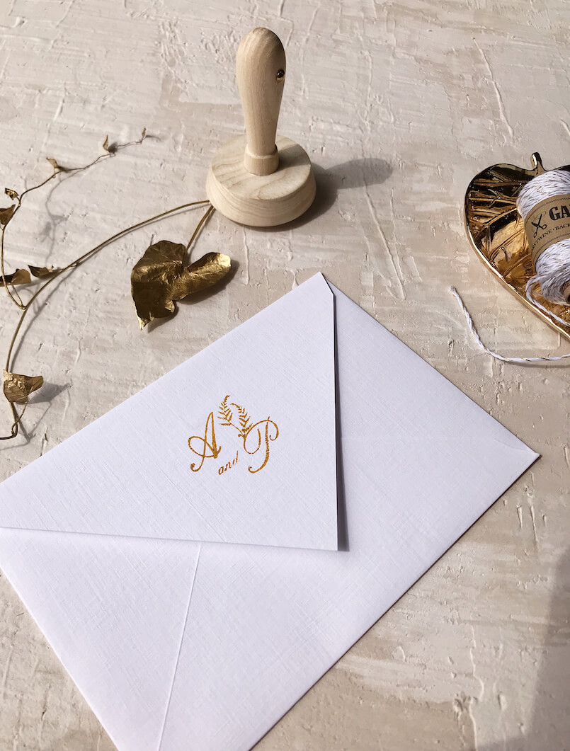 Sello de caucho dorado Marmarina